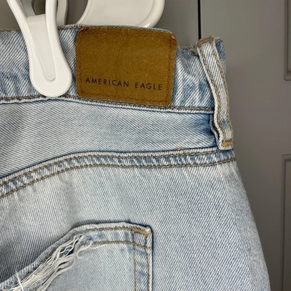 NWT Womens American eagle distressed jeans - Picture 7 of 8